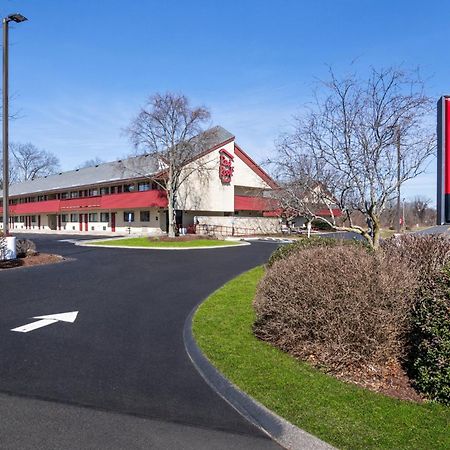 Red Roof Inn Енфийлд Екстериор снимка