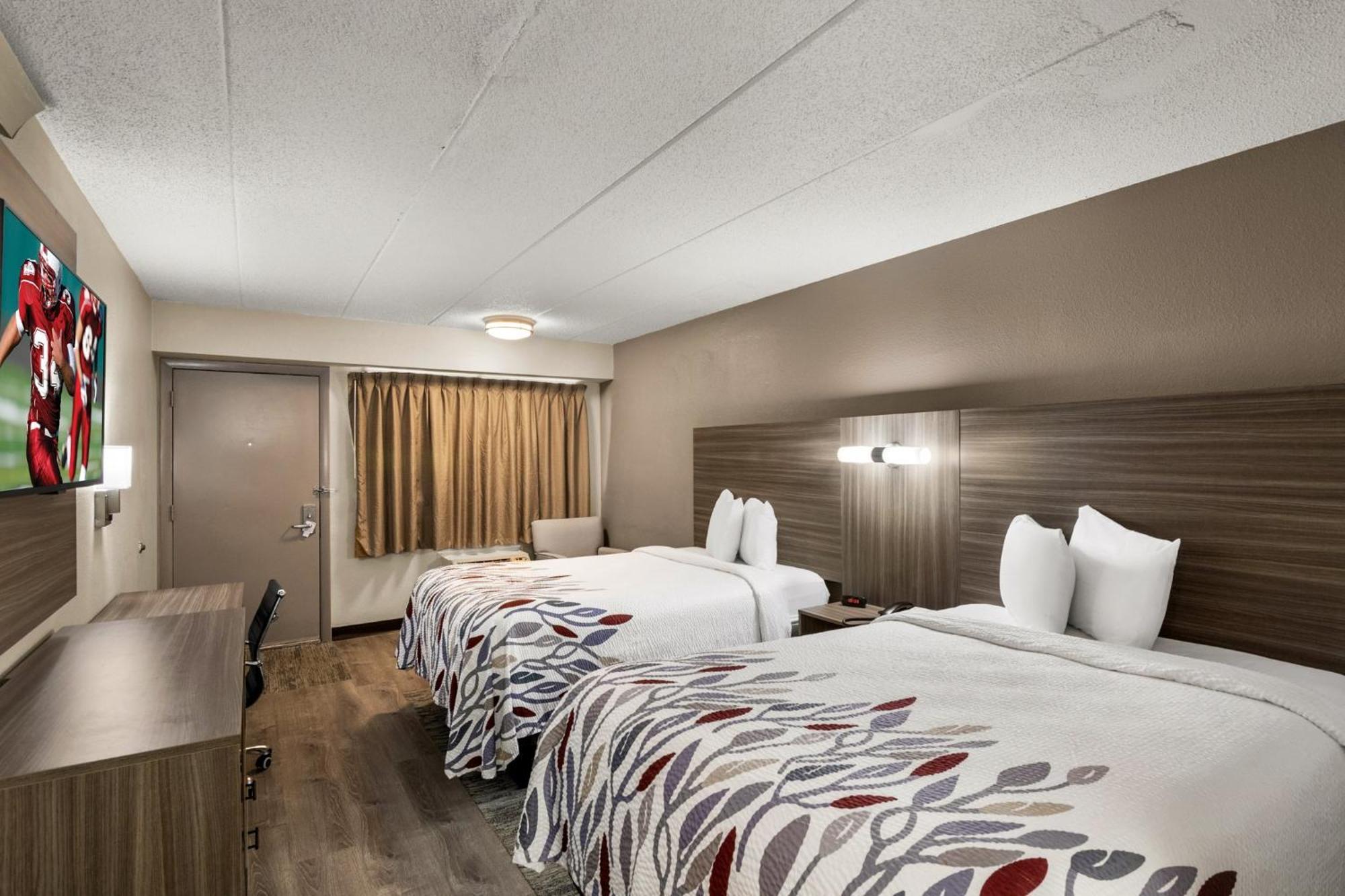 Red Roof Inn Енфийлд Екстериор снимка