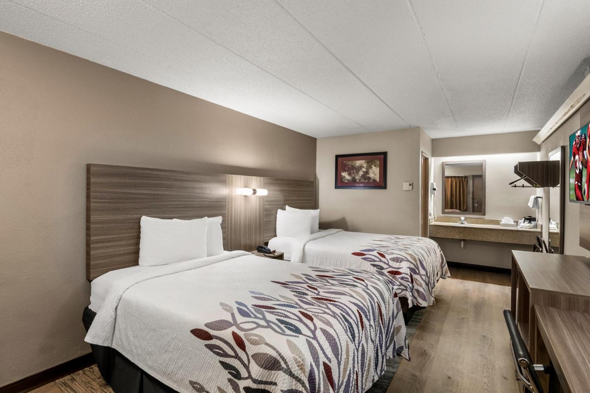 Red Roof Inn Енфийлд Екстериор снимка